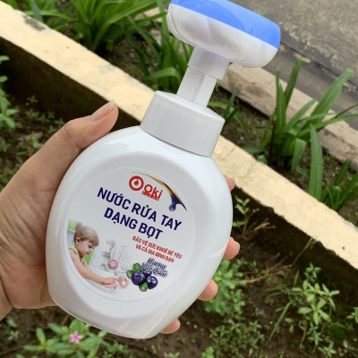 Nước Rửa Tay Tạo Bọt Cho Bé & GĐ Hình Bông Hoa, Hình Chân Gấu Dễ Thương OKi Clean Hương Việt Quất, chai 500g