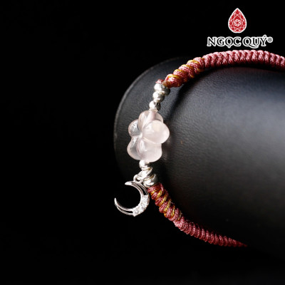Vòng tay thắt dây thạch anh hồng hoa 5 cánh phối charm bạc mặt trăng treo - Ngọc Quý