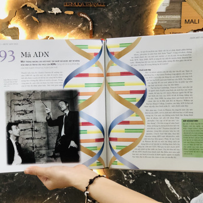 Sách Hóa Học - Lược Sử Các Nguyên Tố - Những Nguyên Tố Diệu Kỳ Cấu Tạo Nên Thế Giới / Tổng Hợp Kiến Thức Hóa Học Cấp 2 và Cấp 3 - Á Châu Books