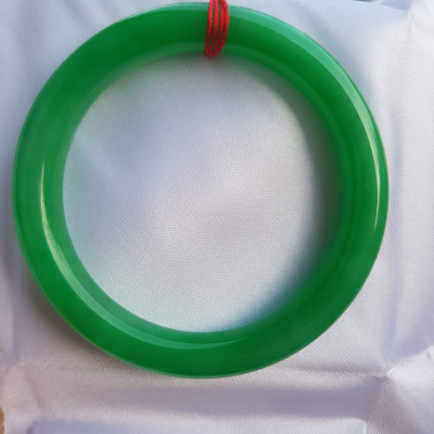 Vòng cẩm thạch Lý Đẹp AAA Sao 53mm x cọng to dầy 8,8mm Màu xanh lá tươi bóng đẹp Nữ mệnh Mộc mệnh Hỏa 52kg - 62kg đeo ạ
