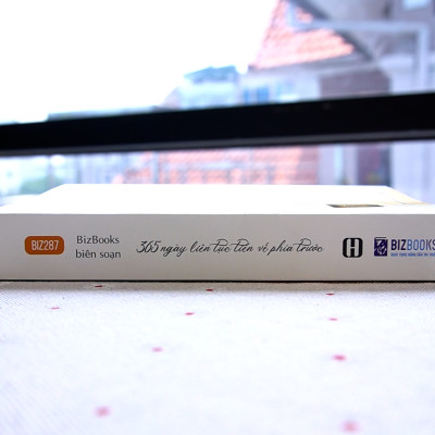 Combo Sách 365 Ngày Liên Tục Tiến Về Phía Trước Và Nếu Không Giải Quyết Vấn Đề, Bạn Sẽ Trở Thành Vấn Đề