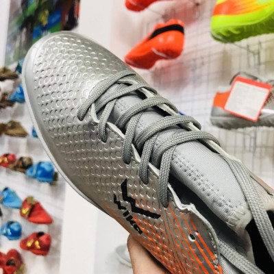 Giày bóng đá phủi chất lượng cao  2022-2023