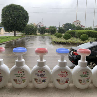 Nước Rửa Tay Tạo Bọt Cho Bé & GĐ Hình Bông Hoa, Hình Chân Gấu Dễ Thương OKi Clean Hương Việt Quất, chai 500g