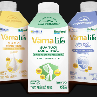 Thùng Thực phẩm bổ sung Värna Life sữa tươi công thức (Xanh) (12 Hộp x 200ml)