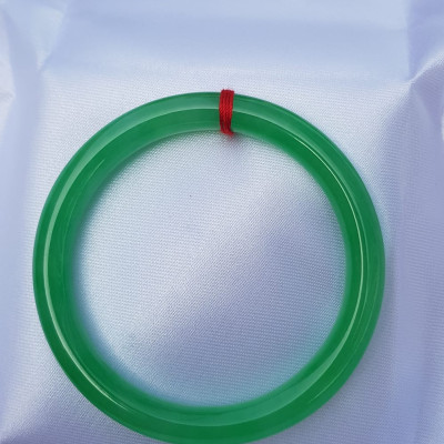 Vòng cẩm thạch Mới Vòng Lý T 52mm x7mm Vòng Xanh lá Đều tươi 52kg - 56kg Nữ mệnh Mộc mệnh Hỏa Thủy đeo ạ