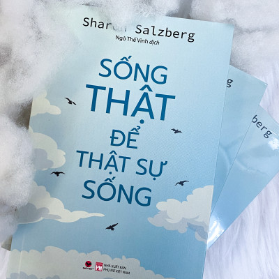 Combo sách chữa lành: Nhắm mắt lại bạn sẽ thấy - Ba câu hỏi - Sống thật để thật sự sống