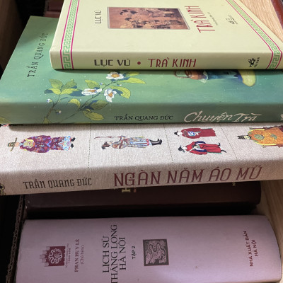 Combo 3c tác giả - dịch giả Trần Quang Đức: Chuyện trà, Trà kinh và Ngàn năm áo mũ