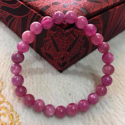 CHIẾC VÒNG NỮ TAY ĐÁ RUBBY HỒNG CÁNH SEN ĐẸP  SIZE VÒNG 7MM HỢP NỮ MỆNH HỎA MỆNH THỔ  100% ĐÁ RUBBY HỒNG TỰ NHIÊN Ạ