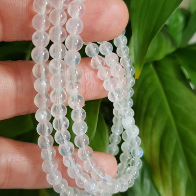 Vòng tay nữ moon vip quấn 3 vòng trắng ánh xanh nhẹ size hạt 5mm hợp nữ mệnh kim mệnh thuỷ đeo đẹp may mắn tốt sức khỏe công việc ạ