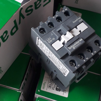 Khởi động từ LC1E3210 Schneider 3P-32A, 15kW coil 220V 50/60Hz | Hàng Chính hãng |