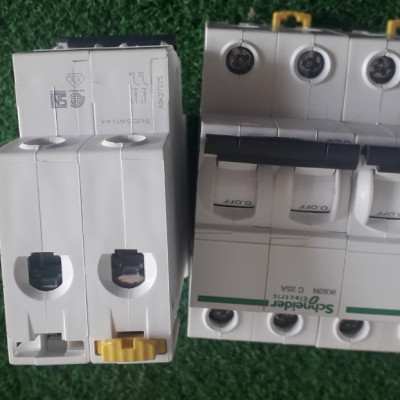 Cầu dao MCB 2P-25A 6kA A9K27225 Schneider