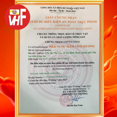 Nước mắm cá cơm Vĩnh Hương 25 độ đạm chai 950ml 70 năm truyền thống