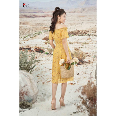 Đầm maxi hoa nhí hở vai, chân xếp ly Tri