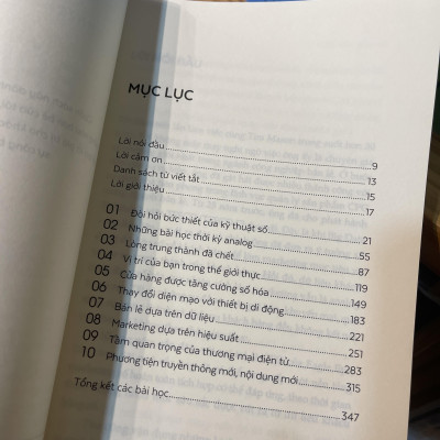 Sách - Bán lẻ hợp kênh: Bí quyết kết hợp thành công giữa kinh doang truyền thống và trực tuyến (Nhã Nam HCM)