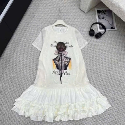 Váy Ren Tơ 2 Lớp In Cô Gái Phối Chân Thô Bèo Tầng Kèm Tag Nơ