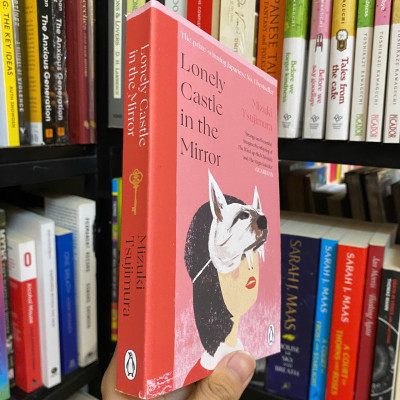 Sách - Lonely Castle in the Mirror by Mizuki Tsujimura | Fantasy Fiction / Japanese Contemporary Literature