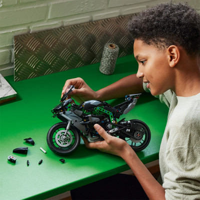 Đồ Chơi Lắp Ráp Xe Mô Tô Thể Thao Kawasaki Ninja H2®R LEGO TECHNIC 42170 (643 chi tiết)