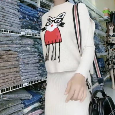 Set áo croptop và đầm ôm body myqlothing dày mềm mịn ôm form chuẩn dáng.