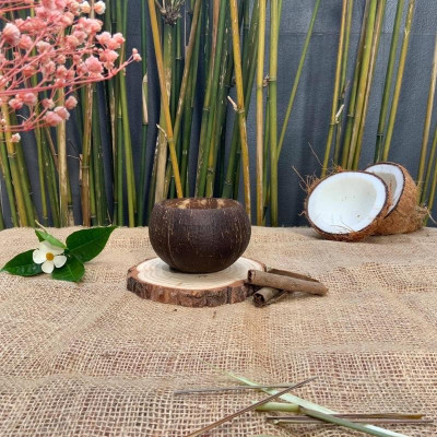 Nến Thơm Gáo Dừa - Pine & Sandalwood ( Thông & Đàn hương )