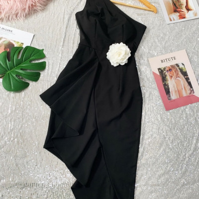 Đầm ôm vai xéo kèm hoa xinh xắn MS 2519