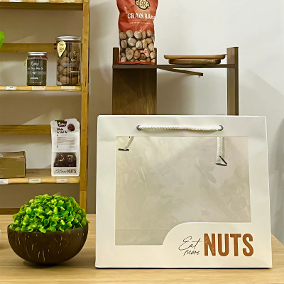 Quà Tặng Oaky - Combo Hạt Dinh Dưỡng Cao Cấp - Hạnh Nhân, Quả Chà Là, Nho Khô - Tặng Túi Giấy Sang Trọng