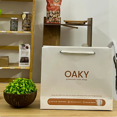 Combo Quà Tặng - Hạt Dinh Dưỡng Cao Cấp Oaky Hạnh Nhân Mỹ, Óc Chó Vàng, Nho Khô - Tặng kèm Túi Giấy Sang Trọng