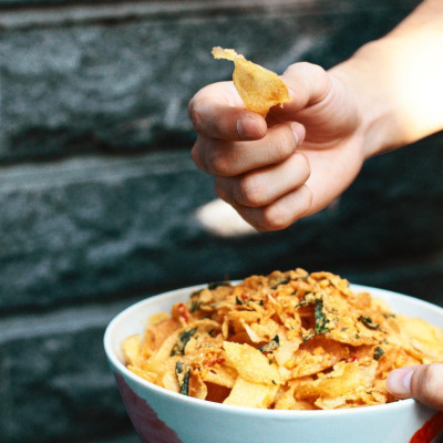 Khoai tây trứng muối Salted Egg Potato Chips 210g IRVINS