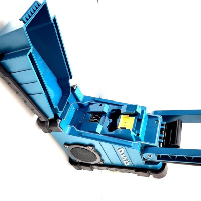 RADIO CÔNG TRƯỜNG DÙNG PIN VÀ ĐIỆN (18V/14.4V/12V MAX/AC) MAKITA DMR108 (2 PIN 1.5V/ AA – SẠC) - HÀNG CHÍNH HÃNG