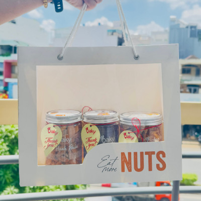 Quà Tặng Oaky - Combo Hạt Dinh Dưỡng Cao Cấp Hạnh Nhân, Nhân Óc Chó Vàng, Nho Khô - Tặng Túi Giấy Sang Trọng