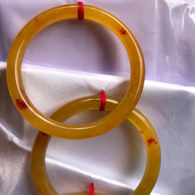 VÒNG TAY ĐÁ CẨM THẠCH VÀNG ANH TƯƠI BÓNG ĐẸP SIZE VÒNG 48MM NỮ MỆNH KIM THỔ, THUỶ