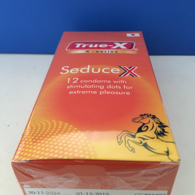 Bao cao su True-X SeduceX chấm nổi 1 hộp 12 chiếc