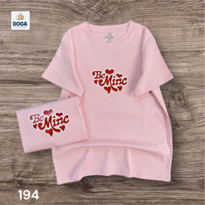Áo babytee in chữ “Be Mine” kết hợp với các hình trái tim đỏ nổi bật chất BORIP COTTON xịn có size từ 35kg đến 68 kg trẻ trung 5màu sang trọng Mã 194